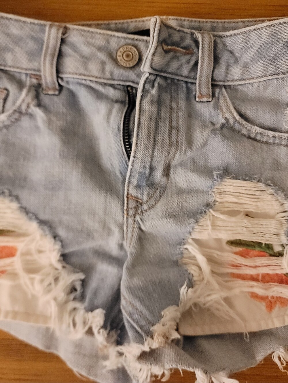 Light Blue Distressed Women's Jeans Shorts